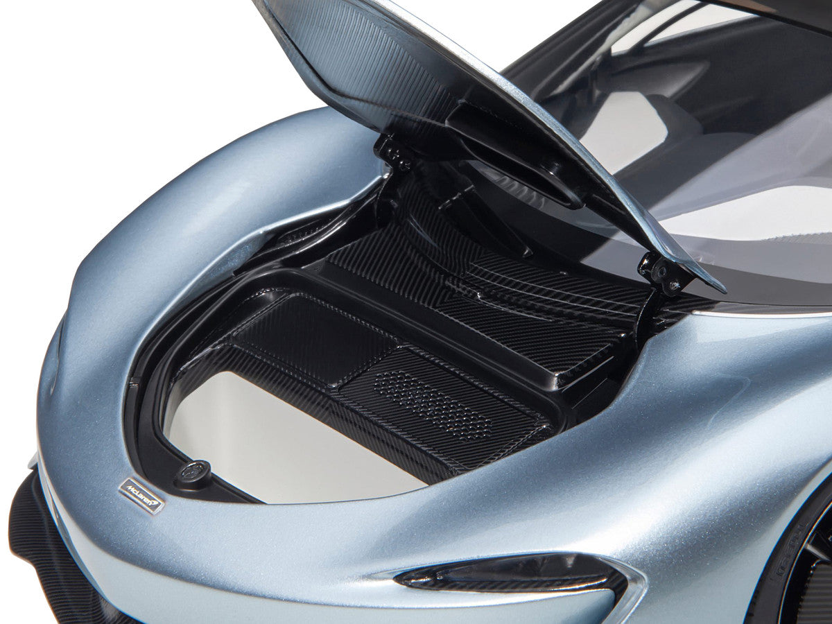McLaren Speedtail Frozen Blue Metallic with Black Top and Suitcase Accessories 1/18 Model Car by Autoart