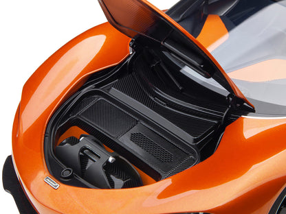 McLaren Speedtail Volcano Orange Metallic with Black Top and Suitcase Accessories 1/18 Model Car by Autoart